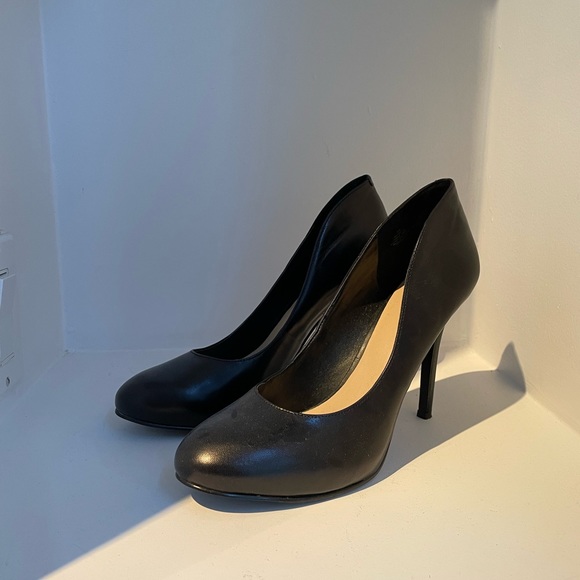 NINE WEST BLACK PUMPS - Picture 4 of 4